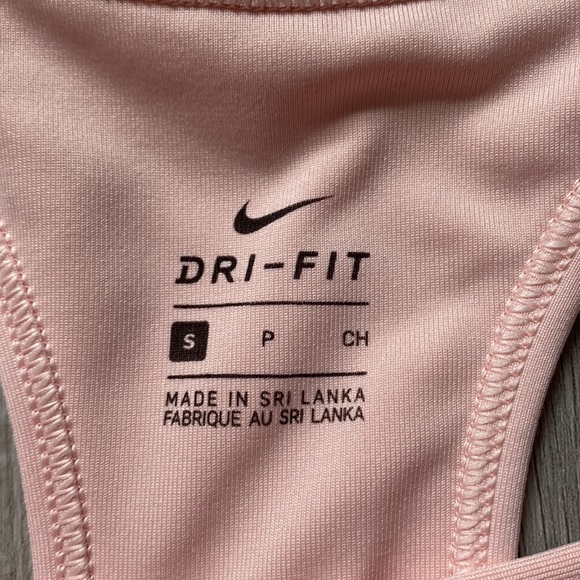 nike sports bra - Picture 2 of 2